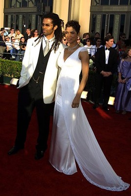 Eric Benet & Halle Berry during The 8th Screen Actors Guild Awards- Old Photo 1