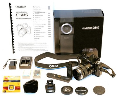 OLYMPUS OM-D E-M5 BLACK 16MP DIGITAL CAMERA + ZUIKO 12-50MM LENS + GRIP + FLASH