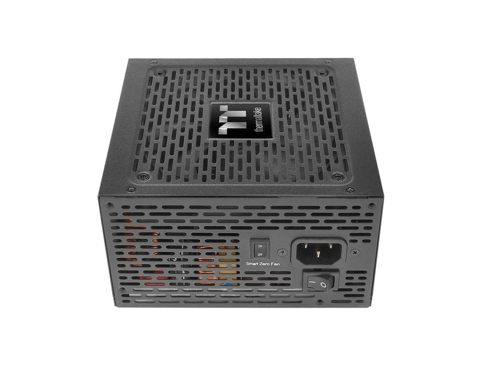 Fuente de alimentación estándar Thermaltake Toughpower GT 850W ATX 3.1; 80 Plus Gold Foto 3 de 4
