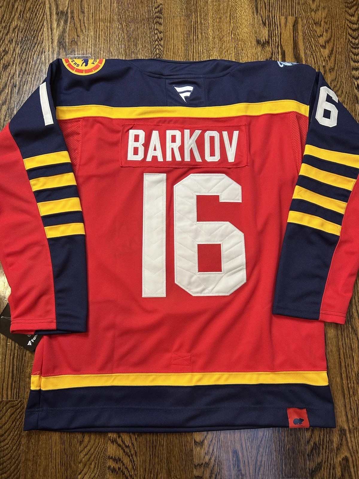 Barkov - FLORIDA PANTHERS Winter Classic Miami Jersey 2026 Size Large Red
