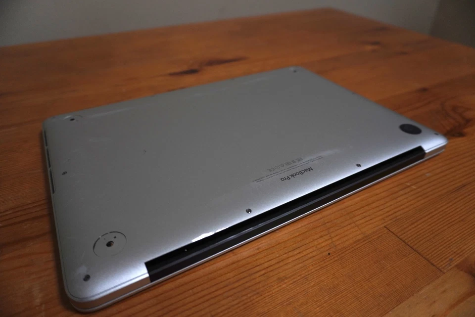 Macbook Pro (early 2015) 2.7 GHz Intel i5, 8GB ram, 1TB Evo SSD, new battery - Image 3 of 4