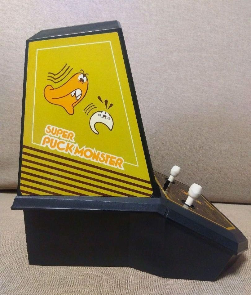 SUPER PUCK Monster Gakken Handheld Tabletop Game 1980 Retro