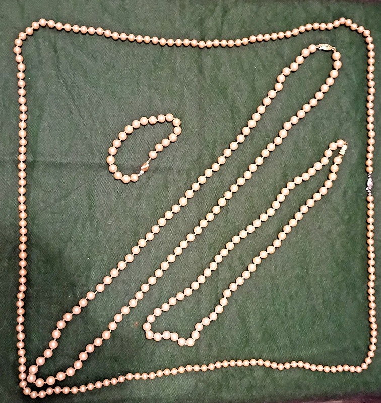VTG 3 Faux Pearl Necklaces And 1 Bracelet, Costume Jewelry pre-owned 70's