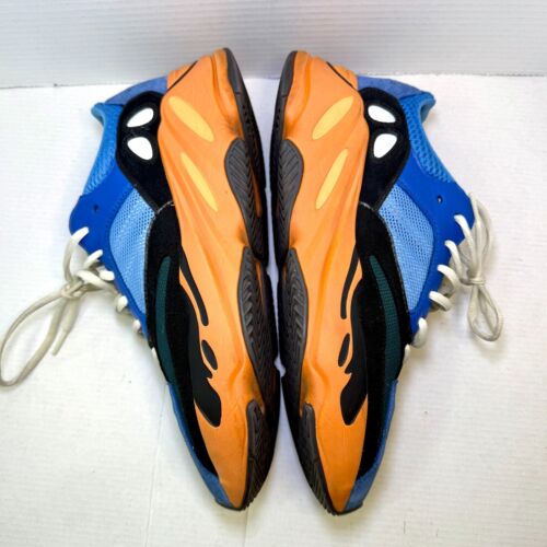 Größe 10,5 - Adidas Yeezy Boost 700 hellblau - Bild 5 von 9