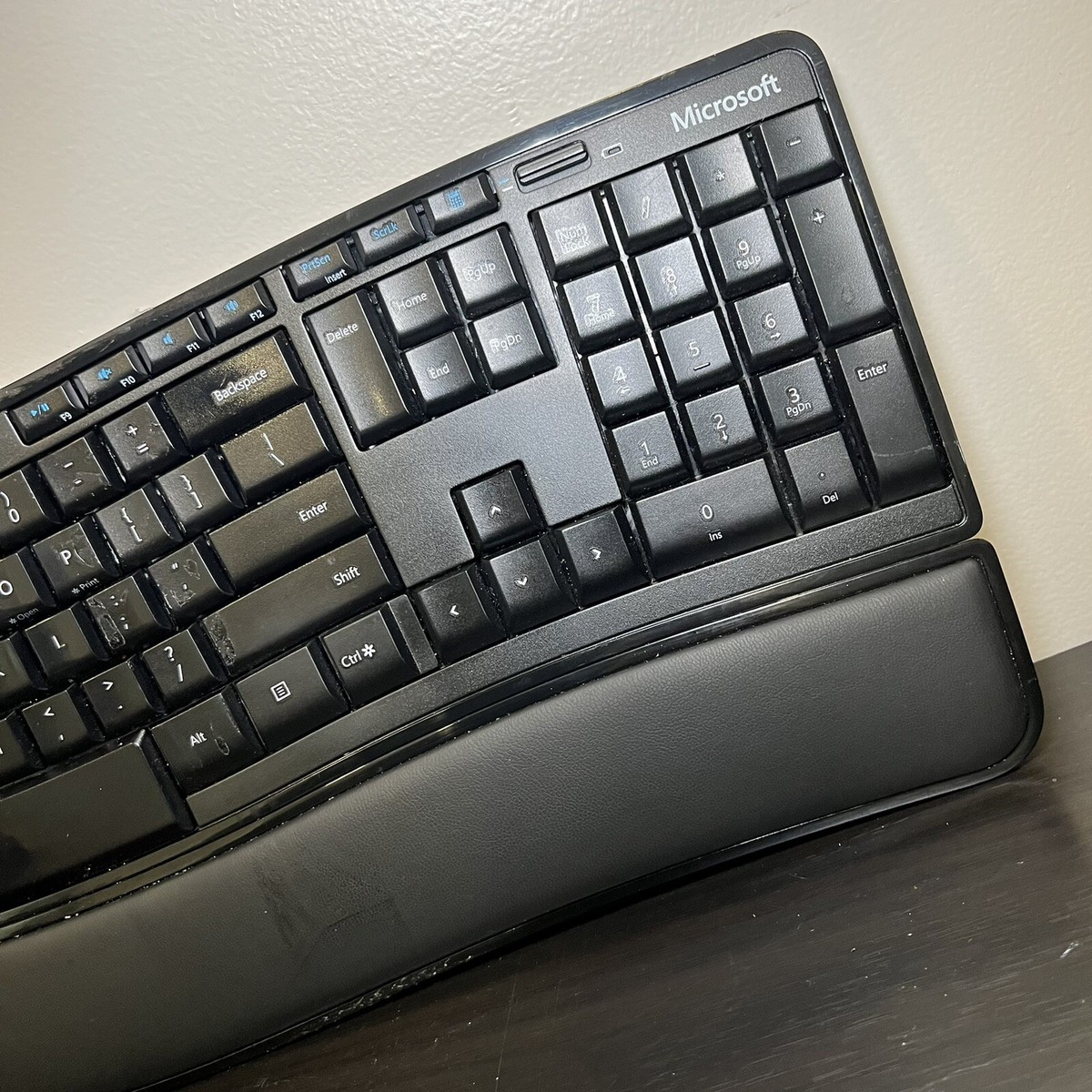 Microsoft Sculpt Comfort Wireless Ergonomic Keyboard No USB