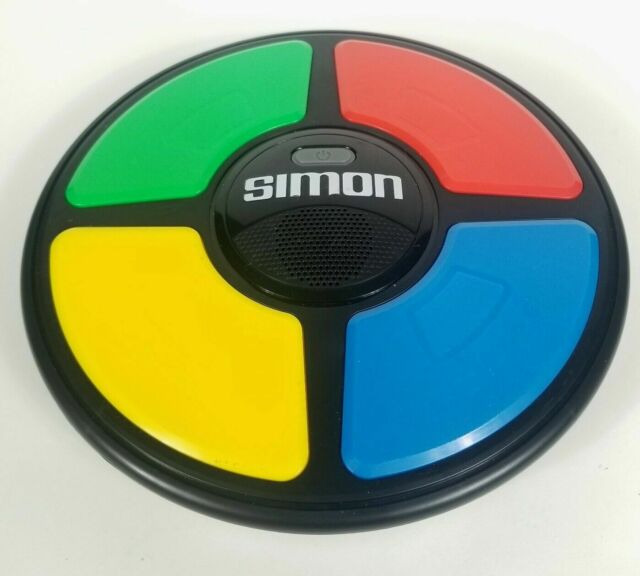 Hasbro 2015 Simon Electronic Sounds and Lights MEMORY Game 9