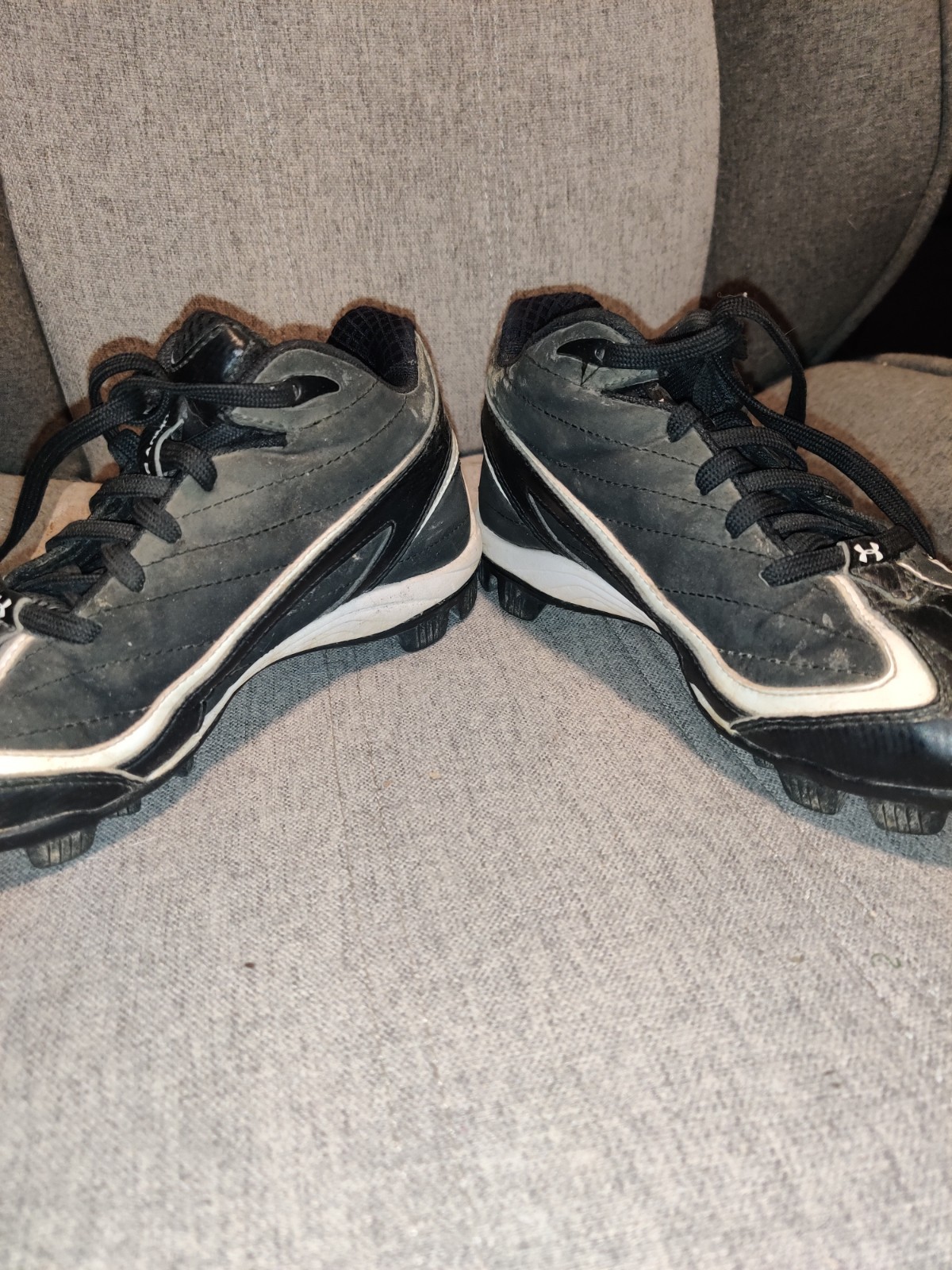 Under Armour Rubber Baseball Cleats Youth Size 2.5 Black White thumbnail 5