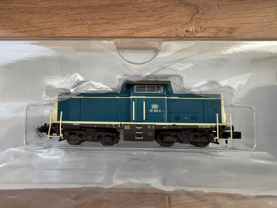 Minitrix N 16123 Diesellok BR211, DB-DIGITAL+SOUND- Licht, NEM, in OVP - Bild 2 von 4