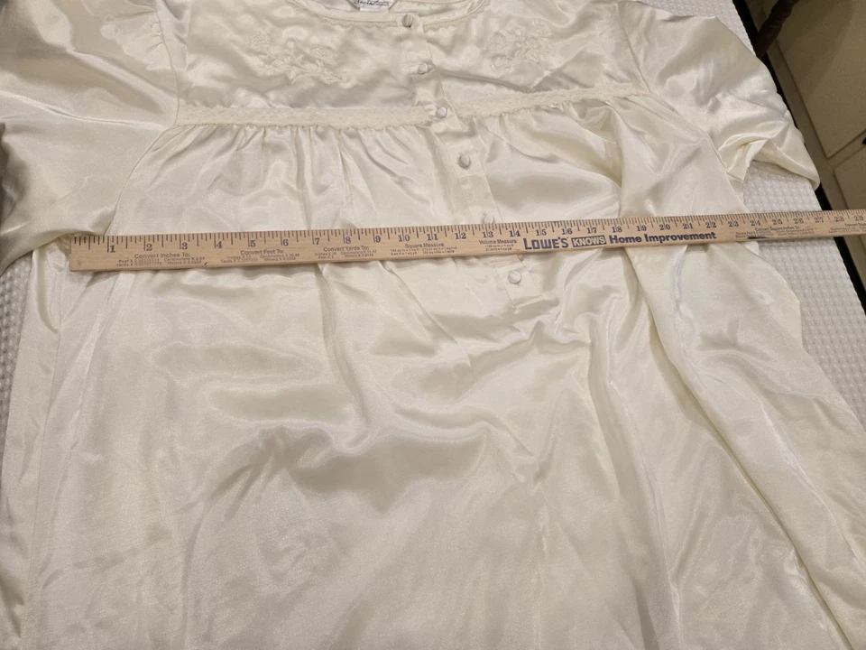 2 XL Camisola Longa Vintage Marfim Acabamento em Renda Tesouros Secretos Mistura de Poliéster Excelente Estado Usado - Imagem 4 de 4