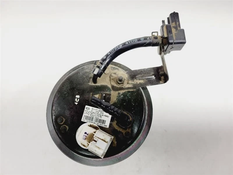 Conjunto de bomba de combustible Kia Spectra 2004 2005 2006 2,0 L OEM 31110-2F500 Foto 2 de 4