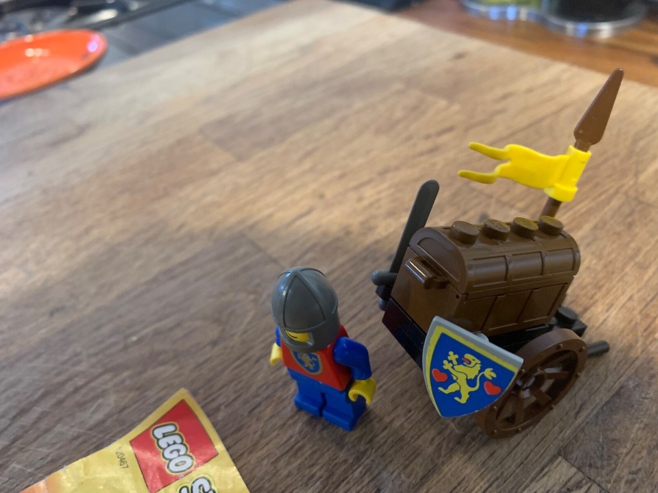 LEGO Castle Rare Treasure Chest Set 1695. With instructions and