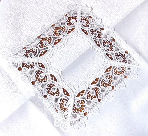 NAPPE A THE SURNAPPE BRODEE TOUR GUIPURE SUR POLYESTER 85 CM BLANCHE*** - Picture 3 of 3