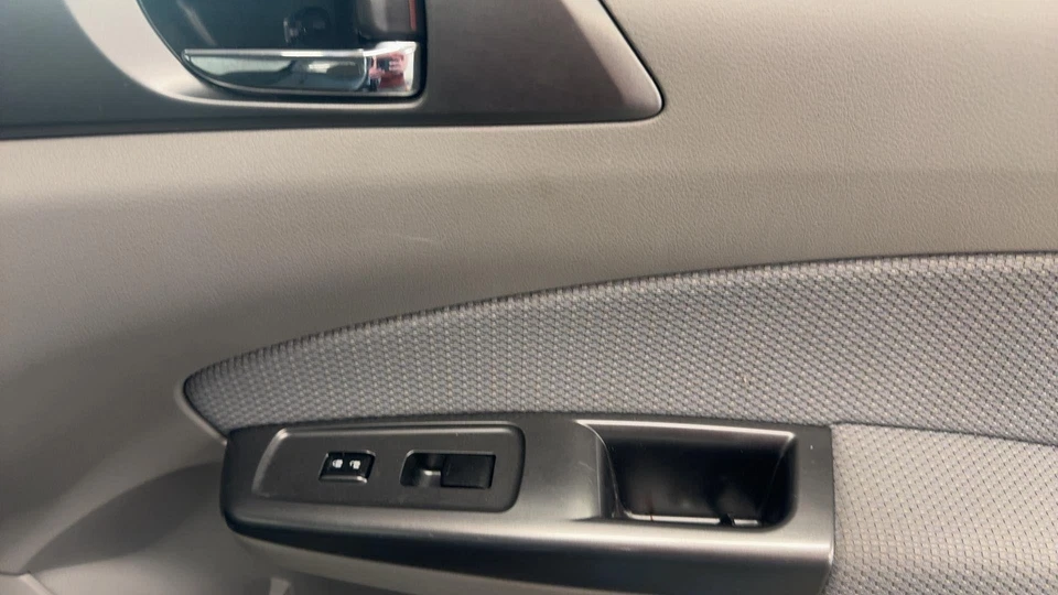 11 12 13 SUBARU FORESTER Front Door Trim Panel Right - Изображение 2 из 4