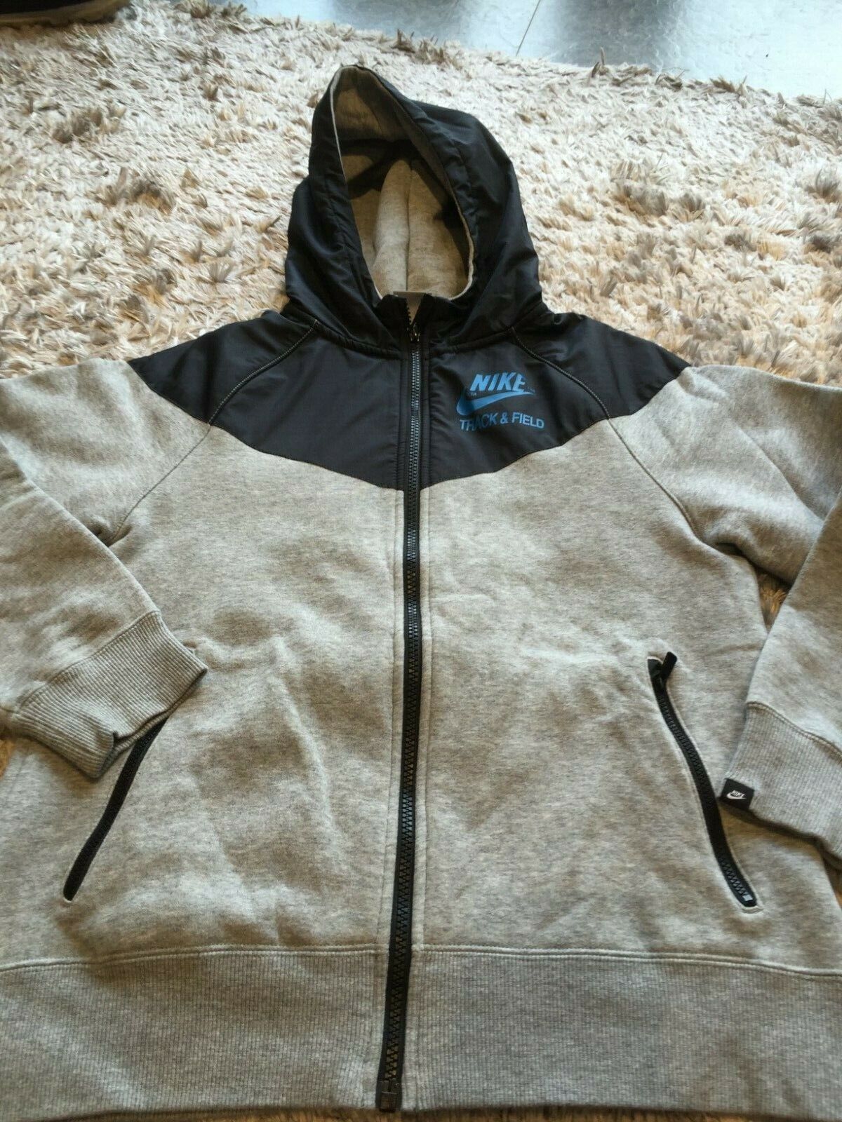 Picture 1 of 1