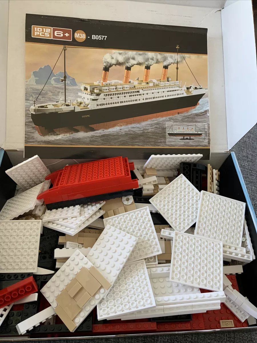 SuSenGo Building Bricks for Titanic 1021 Pieces Block Model Kit