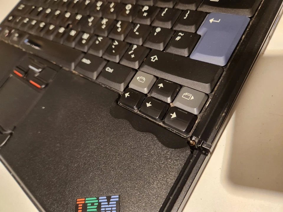 Retro Xp Laptop IBM ThinkPad T41 14" Sold For Parts - Image 3 of 4