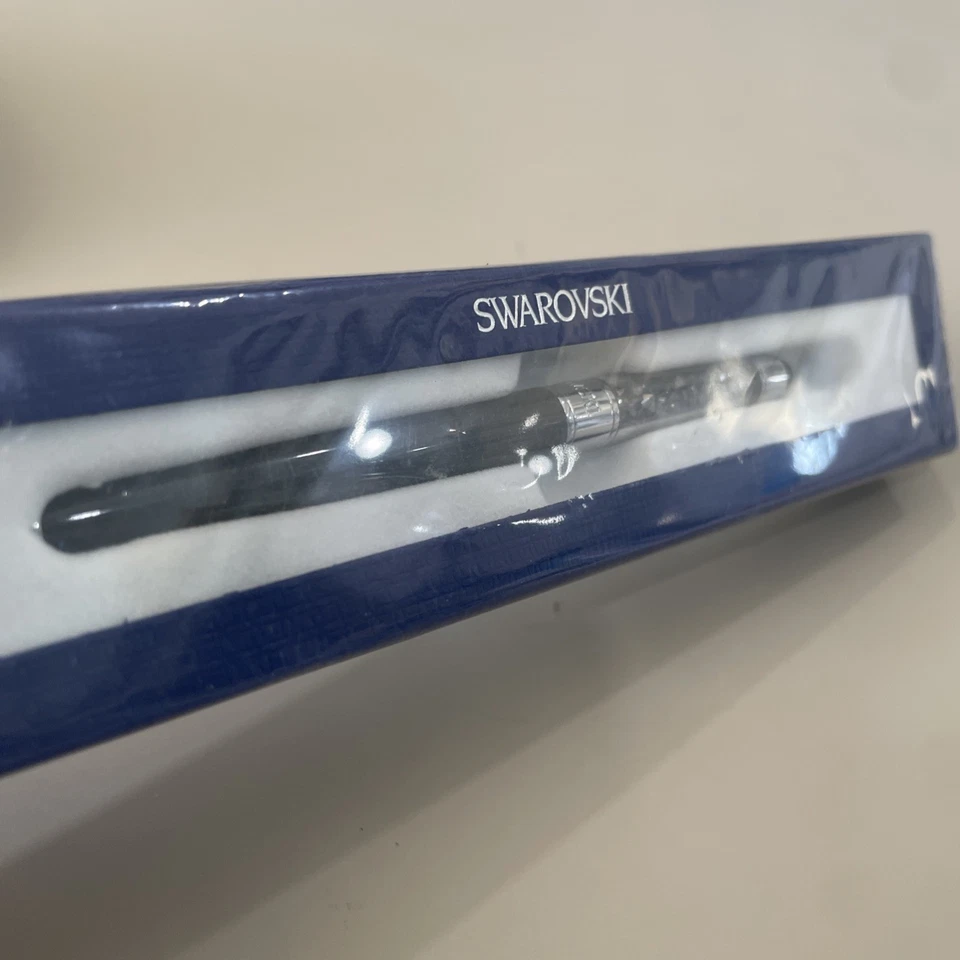 NUEVO BOLÍGRAFO SWAROVSKI STYLUS, NOCHE PLATEADA 5034366 - Cristal, Oficina Foto 3 de 4