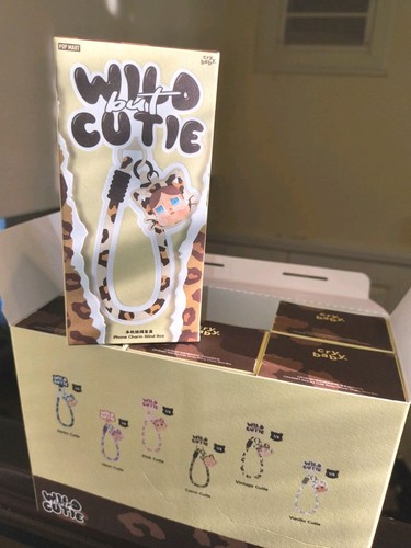 USA Seller Crybaby Wild But Cutie Phone Charm Blind Box - 第 1/7 張圖片