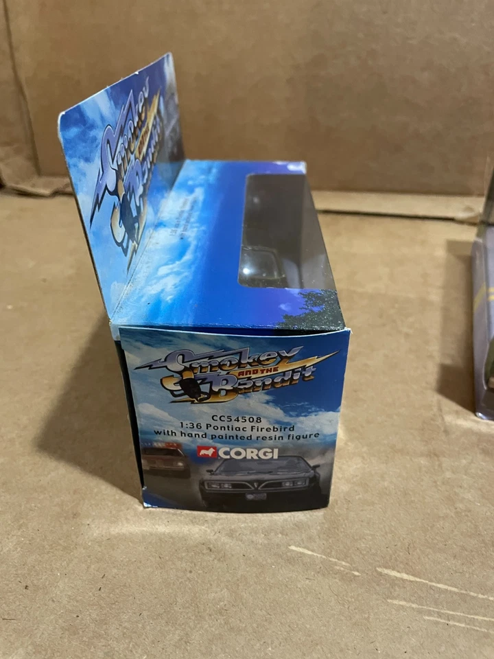 Corgi CC54508 ‘Smokey and the Bandit’ Pontiac Firebird with Bandit figure - Image 4 of 4