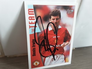 MANCHESTER UNITED DENIS IRWIN Hand Signed Futera Football trading card