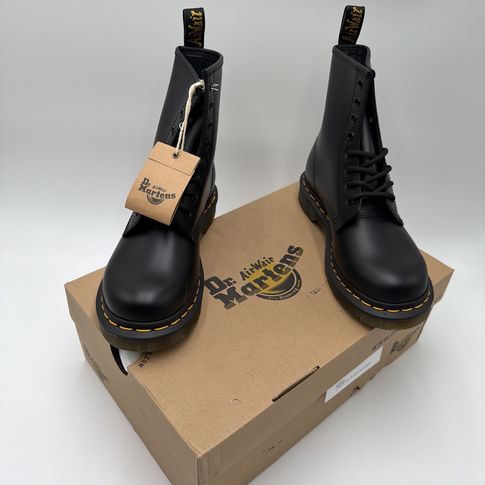 NWOB Dr Martens Original 1460 Smooth Leather Lace Up Boots Women’s Sz 6 thumbnail 9