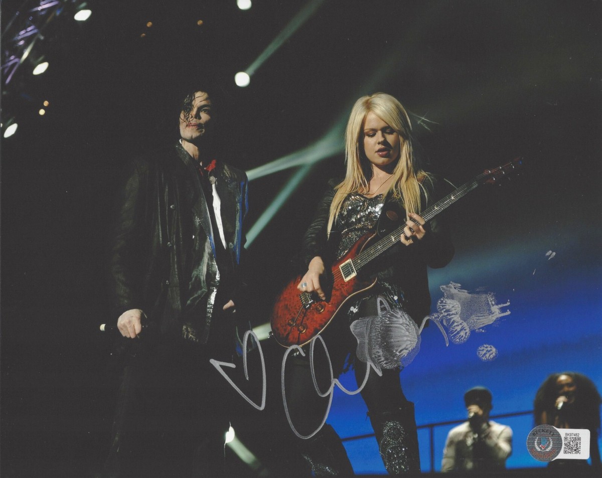 ORIANTHI PANAGARIS SIGNED MICHAEL JACKSON THIS IS IT 8x10 PHOTO