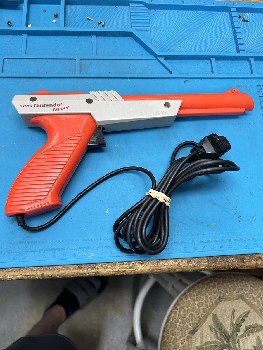 その他 NES Zapper Amazon.com: NES Zapper (Renewed) : Video Games