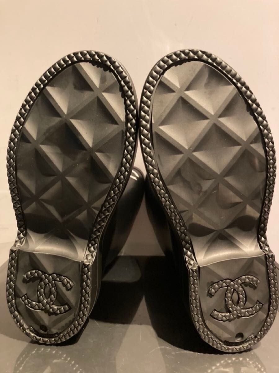 NEW Chanel 22A Black White CC Logo High Pull On Rubber Rain