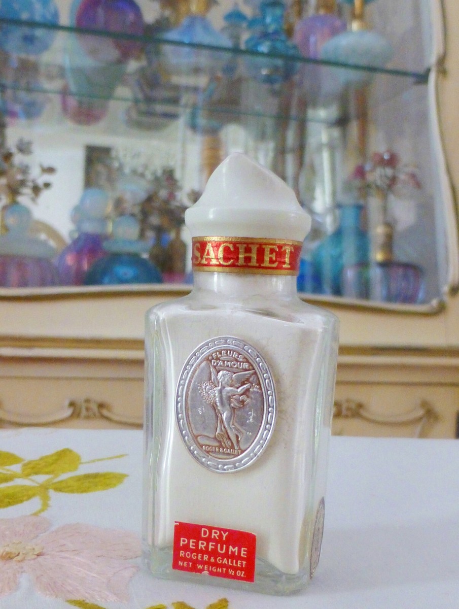VTG 1950s Roger & Gallet FLEURS D'AMOUR 0.50 Oz Dry Perfume & 4 Oz