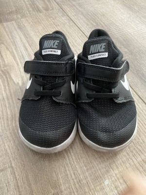 black nike flex trainers