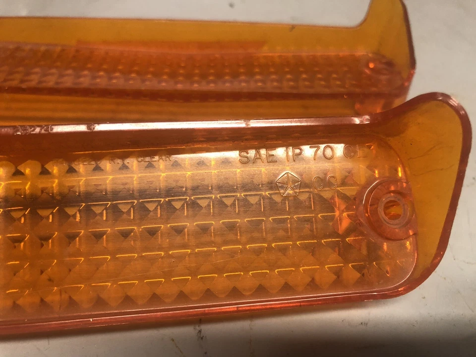 Chrysler Newport New Yorker 1970 70 nos Mopar luz de estacionamiento lente 3403219 3403218 Foto 4 de 4