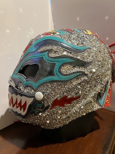 Titan Mask CMLL NJPW ROH Autographed/Signed Beckett Authenticated Lucha Libre - Picture 5 of 10