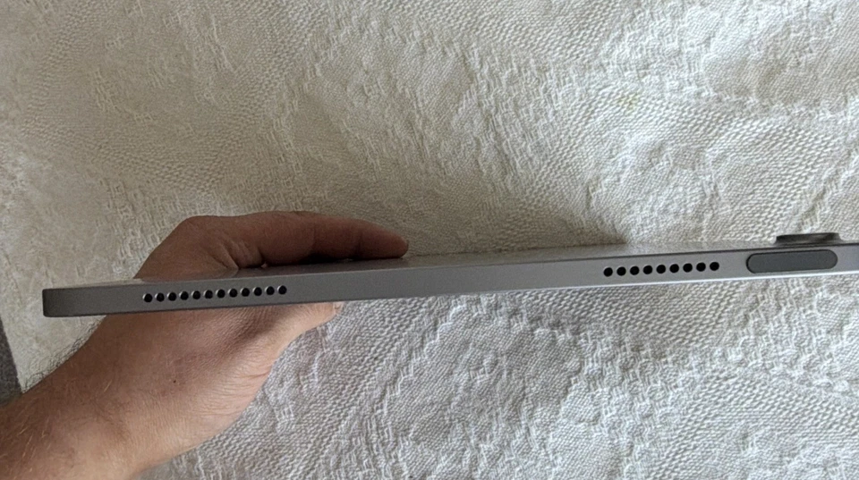 Apple iPad Air 11-inch (M3) · 128GB · Wi-Fi, photo 3 of 5