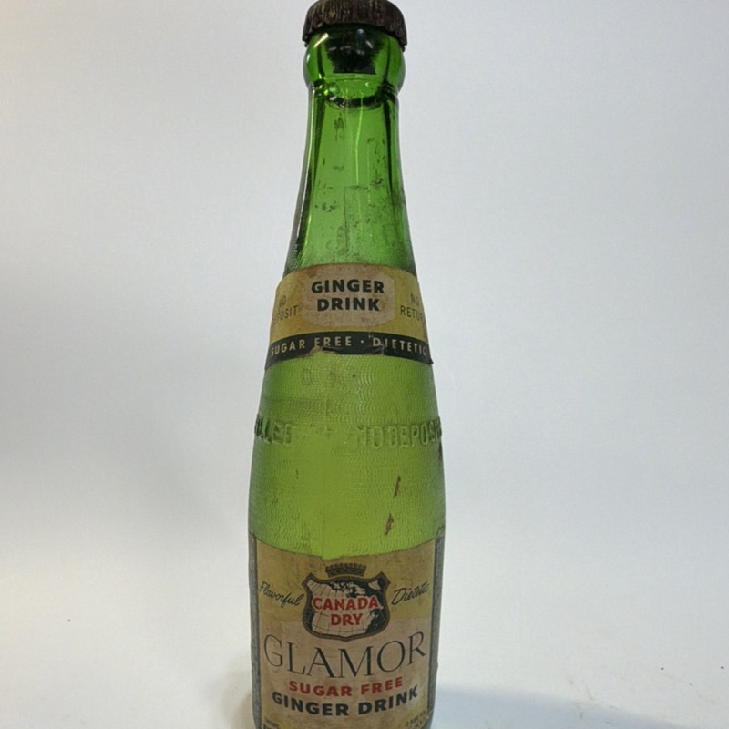Vintage Canada Dry Glamor Sugar Free Ginger Drink Bottle w Cap New York NY