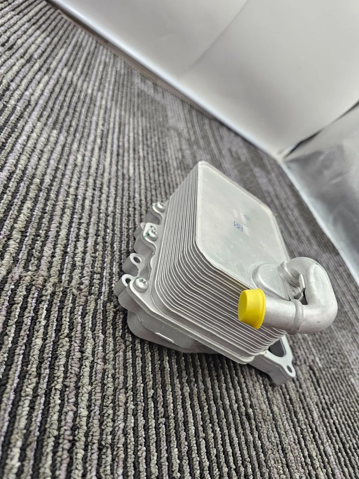 Conjunto de enfriador de aceite Febi 109681 9611 1224 para Porsche Cayenne 2013-2016 Foto 4 de 4