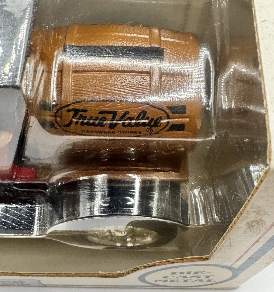 ERTL True Value 1/25 Scale 1918 Ford Truck Runabout Barrel Bank Die Cast Metal - Image 2 of 4