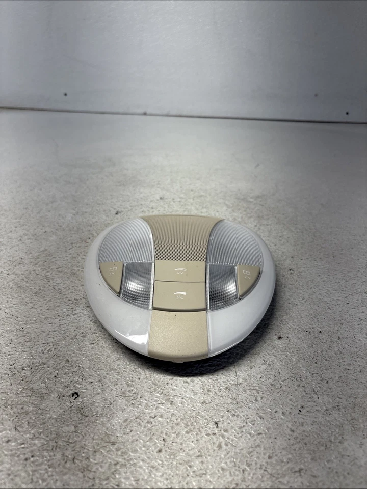 Conjunto de lámpara de luz domo trasera gris Mercedes W211 E350 Cls550 2003-2011 Foto 2 de 4