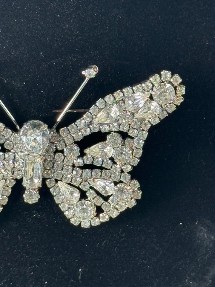 Kenneth Jay Lane Silver Butterfly Brooch Rhinestone Fashion Jewelry Pin Signed - Image 3 of 4