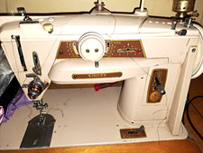 Macchina da cucire Singer 401 …