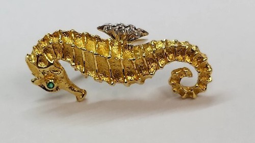 TIFFANY&CO 18 KARAT YELLOW GOLD DIAMOND& EMERALD SEAHORSE PIN/BROOCH - Picture 8 of 11