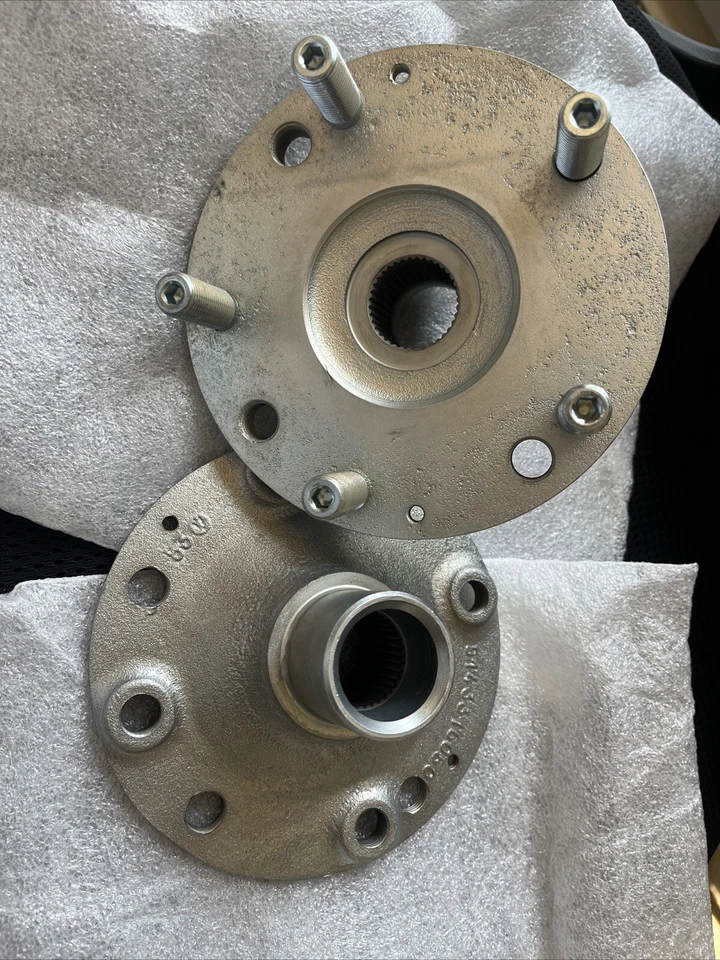 Conversión de 4 a 5 orejetas - Buje trasero Porsche 914 OEM perforado para 5 orejetas Foto 2 de 4