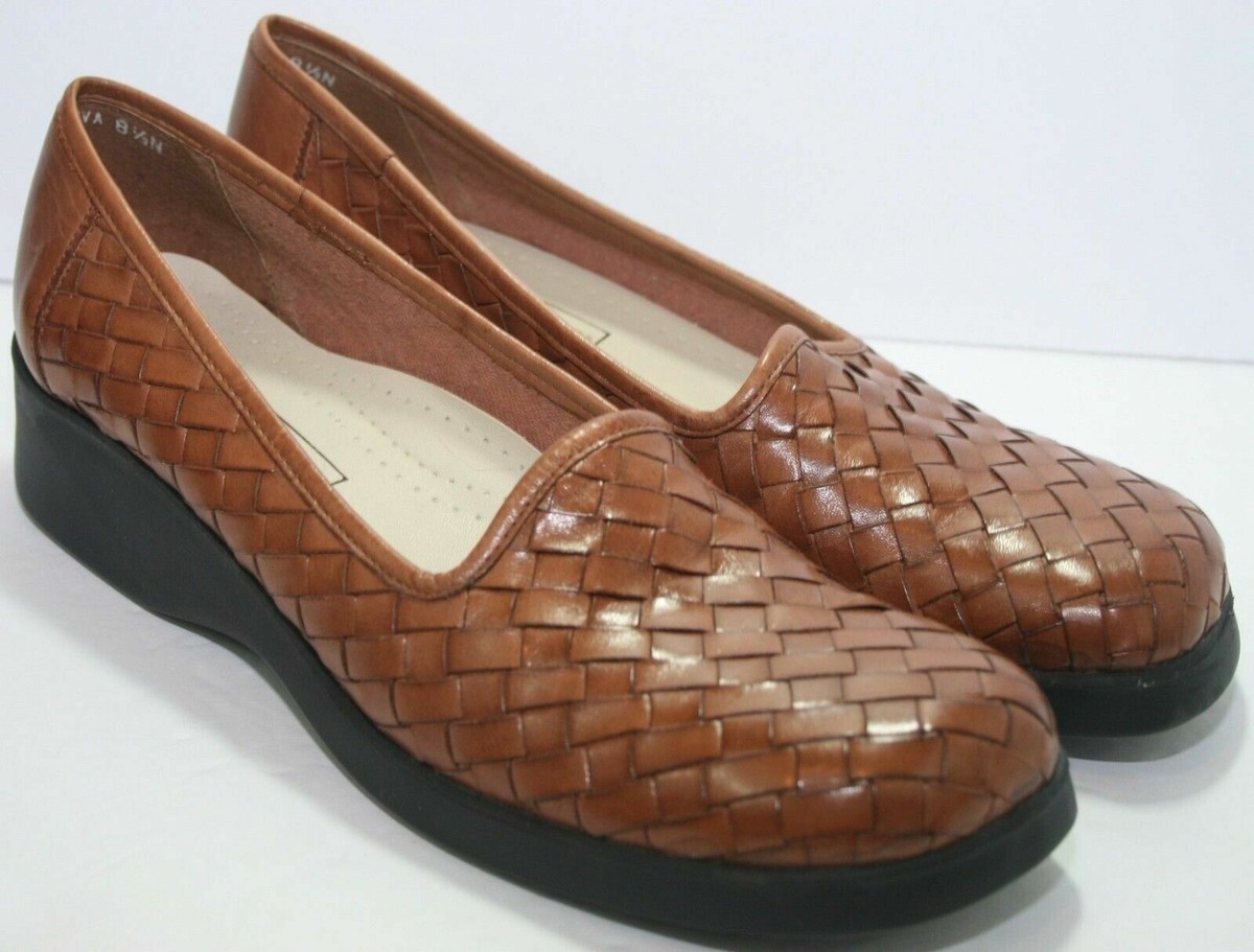 Trotters Viva Women's Brown Woven Leather Shoes N Slip On