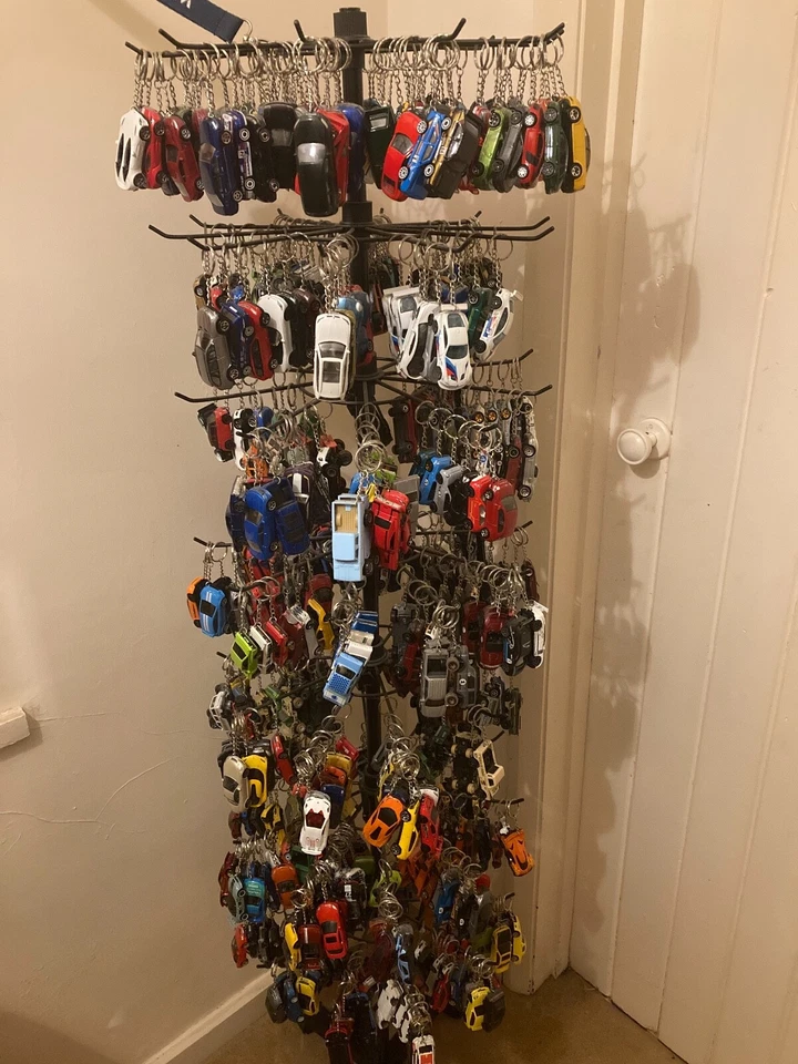 MATCHBOX, HOT WHEELS, MAJORETTE, VARIOUS Model Car Keyrings Xtra Models