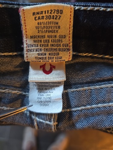 Pantalones de mezclilla True Religion para mujer elásticos SKINNY con solapa y bolsillo (talla 30X32,5) usados - Imagen 14 de 16