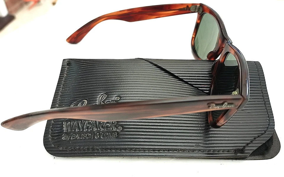 B&L Ray-Ban Wayfarer L2052 Tortoiseshell Sunglasses Vintage 1980s, photo 3 of 4