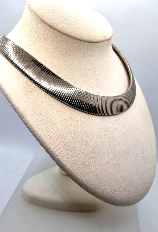 CHOKER COLLANA GIROCOLLO  LOTTO  ARGENTO E NERO COLLANA MODA   COLLANA TENDENZA - Immagine 4 di 4