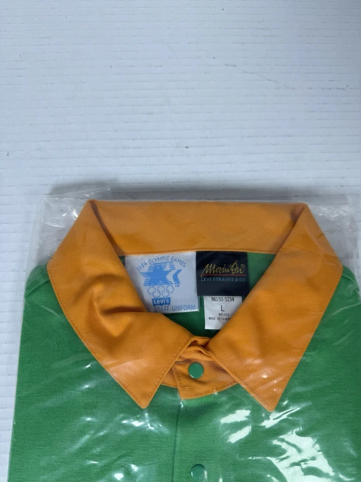 复古 1984 年奥运会工作人员衬衫绿色制服 Levis Deadstock 男式 L 码 — 第 2/4 张图片