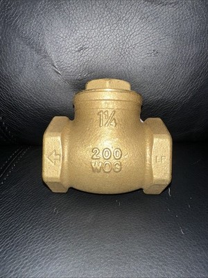 Proflo PFX31H Low Lead 1-1/4 In. Swing Check Valve Threaded 200 WOG
