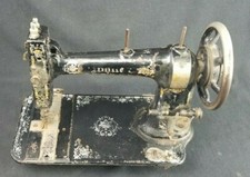 Ancienne machine à coudre blanche 1901 numéro de série 1445224 pour pièces/réparation