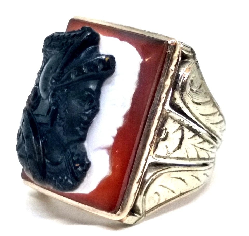 10K, Men's, White Gold Carnelian Ring with Double Soldiers in Alabaster and Onyx - Image 3 of 4